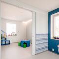 Liukuovien avulla lastenhuone voidaan helposti jakaa kahdeksi yksityiseksi tilaksi tai yhdistää yhdeksi isoksi