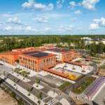 Rykmentinpuiston koulu ja päiväkoti | Equitone-julkisivulevyt Tectiva & Linea | Muotolevy