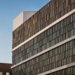 Melkinlaiturin pysäköintikeskus | Keraamiset Tonality-julkisivusauvat | Muotolevy